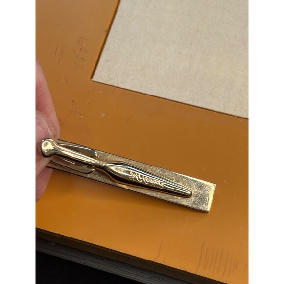 Vintage Mens Tie Clips Lot Of 7 Mixed Designs Sword Gun Harmonica Gold & Silver - Picture 13 of 16